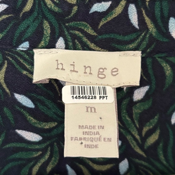 Hinge Long Sleeve Blouse Leaf Print Green and Black Size Medium - Picture 5 of 8